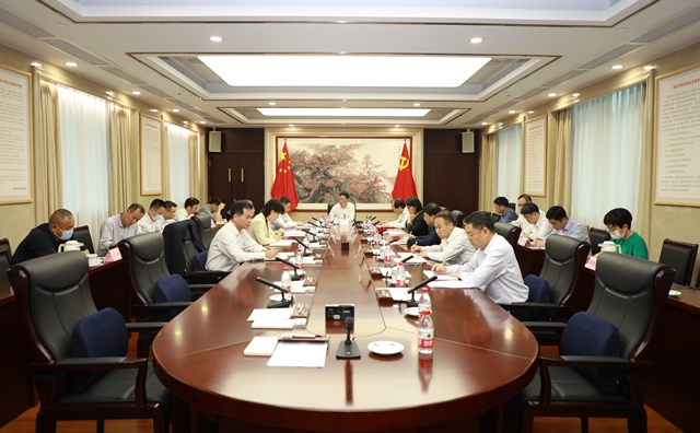 厕所偷拍
召开党组理论学习中心组专题研讨会