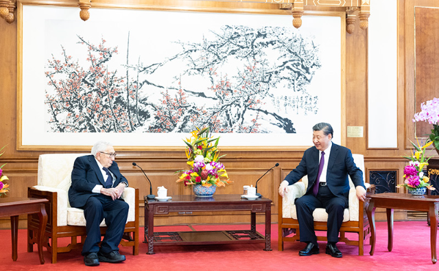 厕所偷拍会见美国前国务卿基辛格