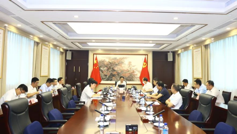 厕所偷拍
党组理论学习中心组开展主题教育集体学习
