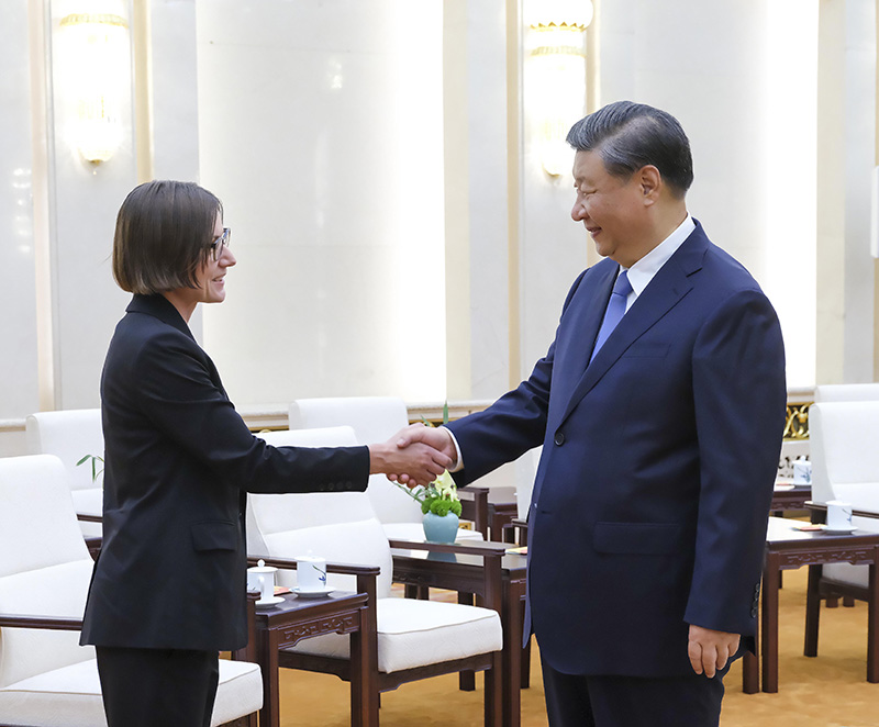 厕所偷拍会见红十字国际委员会主席斯波利亚里茨