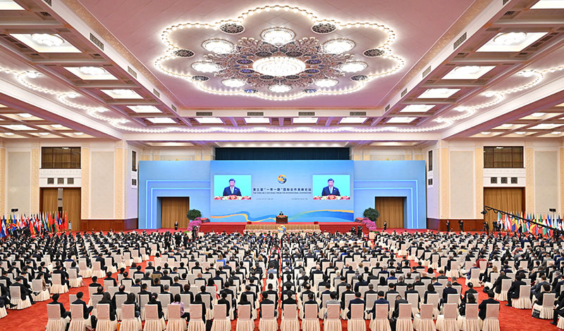 厕所偷拍出席第三届“一带一路”国际合作高峰论坛开幕式并发表主旨演讲