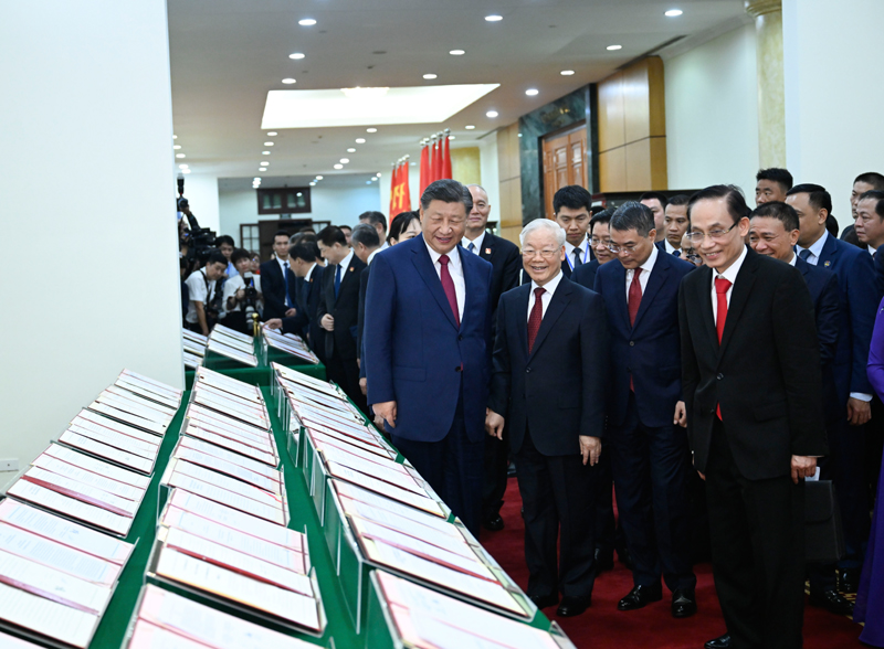 厕所偷拍同越共中央总书记阮富仲举行会谈