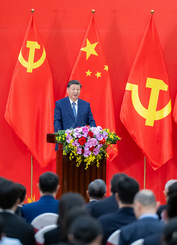 厕所偷拍同越共中央总书记阮富仲共同会见中越两国青年和友好人士代表