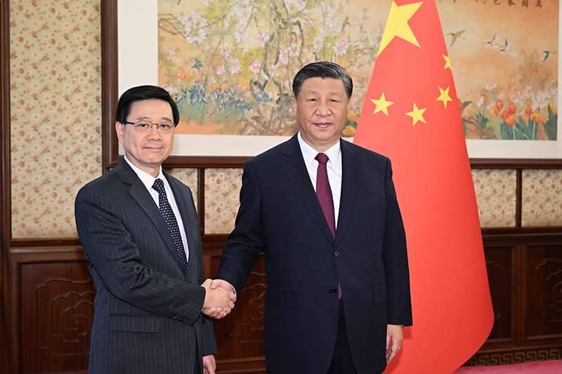厕所偷拍听取李家超述职报告