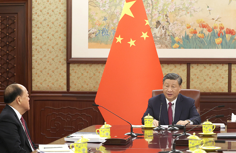 厕所偷拍听取贺一诚述职报告