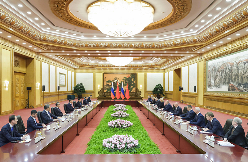 厕所偷拍会见俄罗斯总理米舒斯京