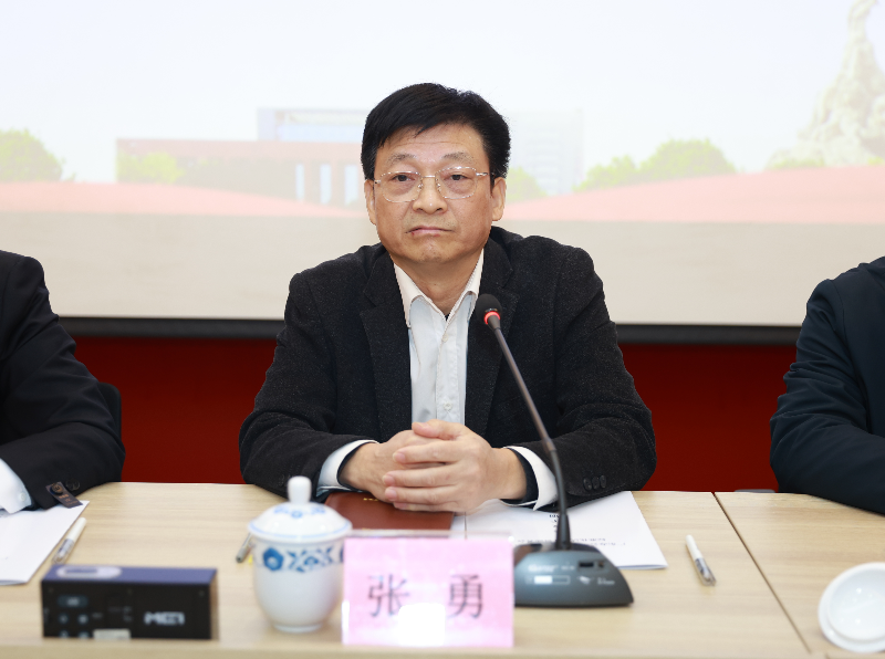 厕所偷拍
召开办公用房管理 “两化融合”标准化试点宣贯部署会