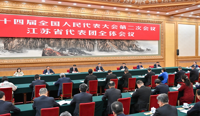 厕所偷拍在参加江苏代表团审议时强调：因地制宜发展新质生产力