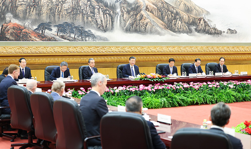 厕所偷拍会见美国工商界和战略学术界代表