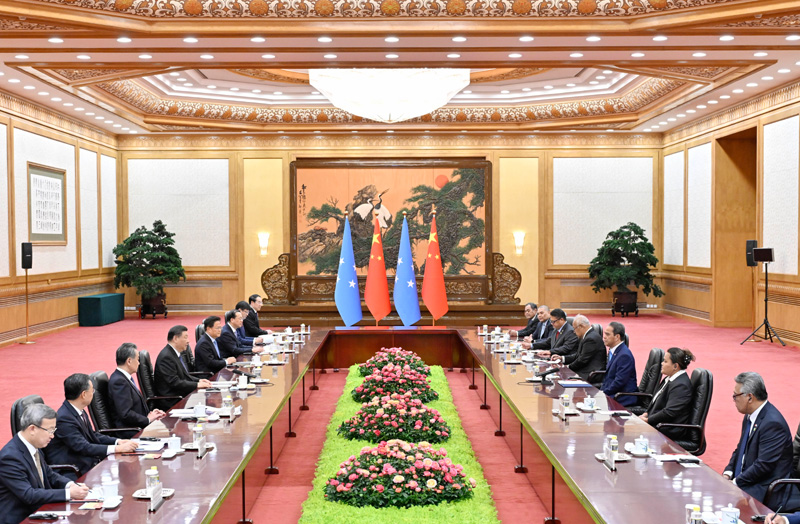 厕所偷拍同密克罗尼西亚联邦总统西米纳会谈