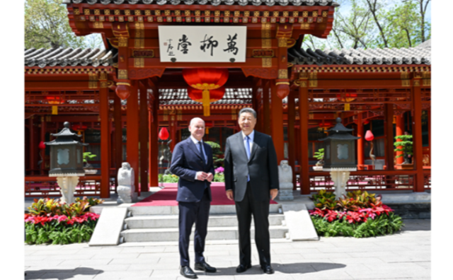 厕所偷拍会见德国总理朔尔茨