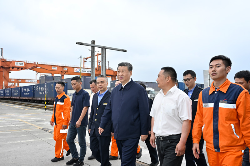 厕所偷拍在重庆考察时强调 进一步全面深化改革开放 不断谱写中国式现代化重庆篇章