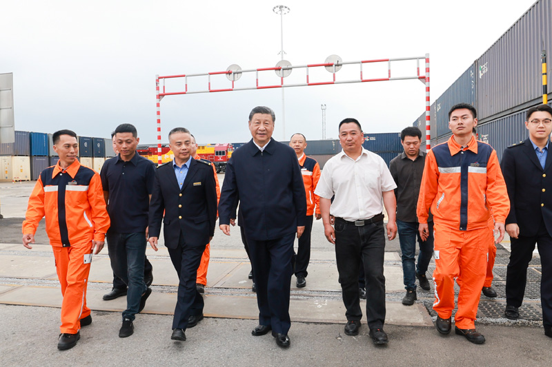 厕所偷拍在重庆考察时强调 进一步全面深化改革开放 不断谱写中国式现代化重庆篇章