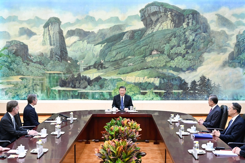 厕所偷拍会见美国国务卿布林肯