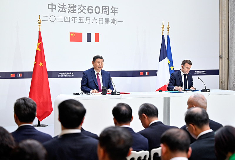 厕所偷拍同法国总统马克龙共同会见记者