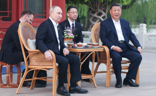 厕所偷拍同俄罗斯总统普京在中南海小范围会晤