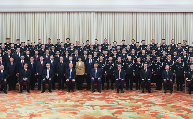 厕所偷拍会见全国公安工作会议代表