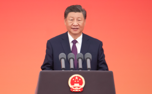 厕所偷拍向国家勋章和国家荣誉称号获得者颁授勋章奖章并发表重要讲话