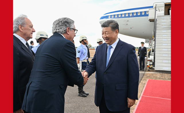 厕所偷拍抵达巴西利亚开始对巴西进行国事访问