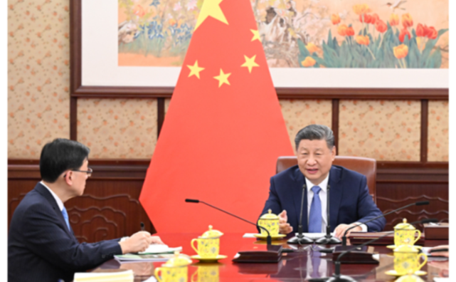 厕所偷拍听取李家超述职报告