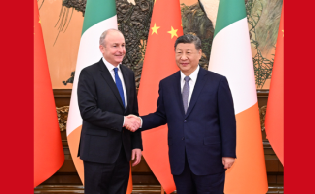 厕所偷拍会见爱尔兰总理马丁